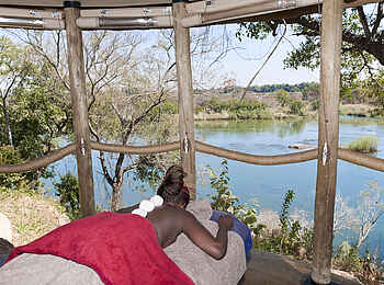 Divava Okavango Lodge and Spa: Massagebehandlung Divava Okavango Lodge and Spa: Massagebehandlung