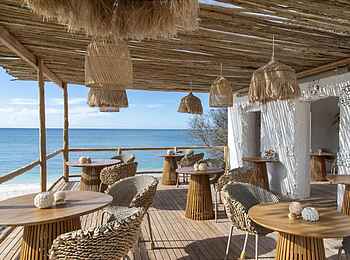 Laba Fanjove Island: Restaurant Terrasse Laba Fanjove Island: Restaurant Terrasse