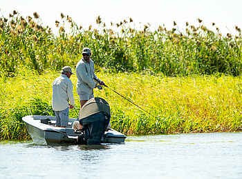 Ichingo Chobe River Lodge: Angelausflug Ichingo Chobe River Lodge: Angelausflug