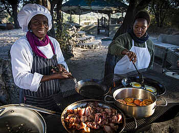 Meno a Kwena Camp: Köchinnen