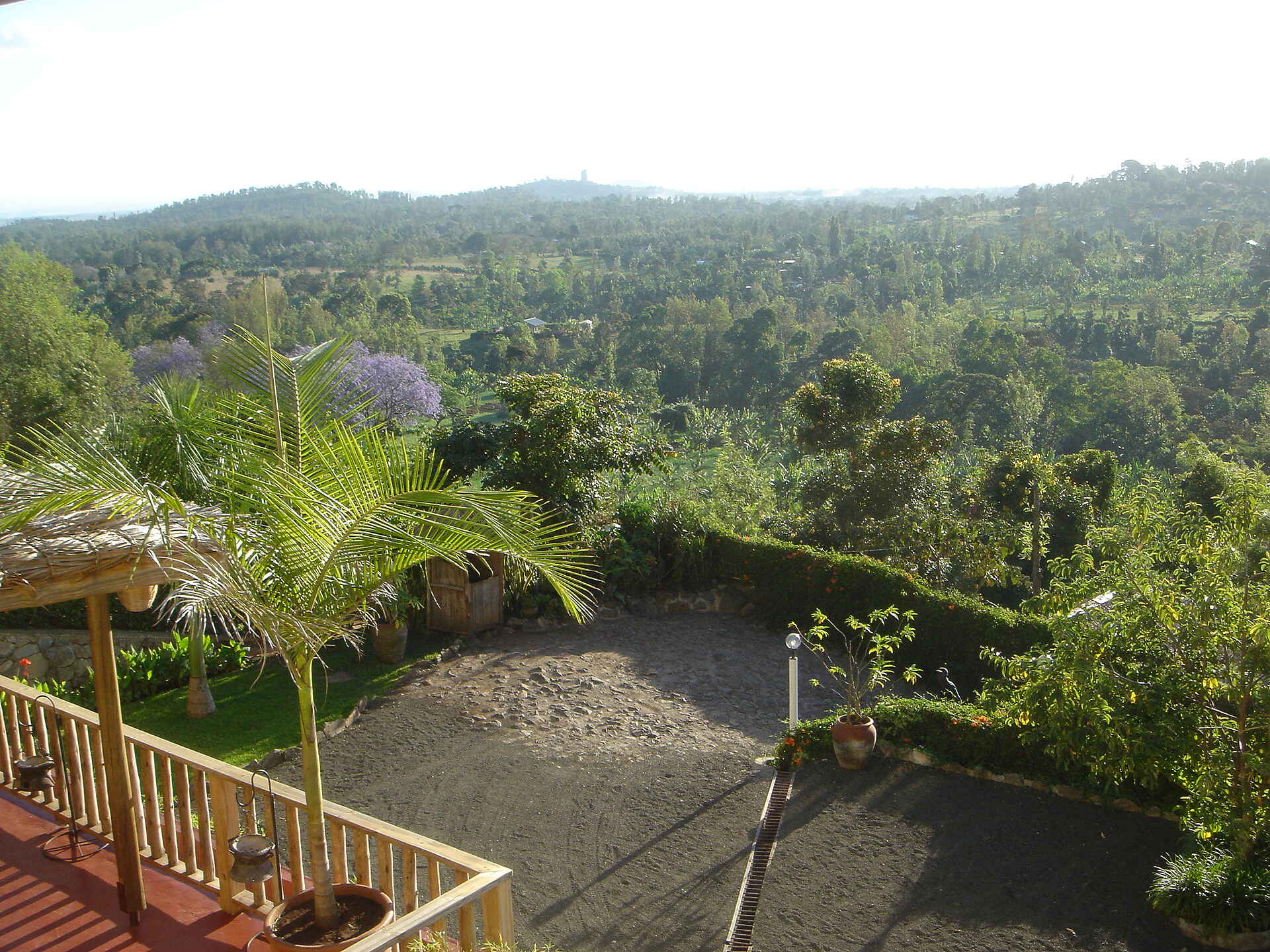 Arusha, Arusha National Park, Kilimanjaro National Park, Mount Meru, Onsea House, Onsea House Tanzania Limited, Tansania, Tanzania, Themi Hill, Balcony Room, Garten, Terrasse, Afrikarma, Afrikarma Safaris, Afrikarma Safaris – Wildnis. Hautnah., afrikarma.de