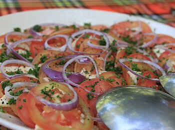 Naibor Camp: Appetitlich zubereitetes Abendessen Naibor Camp: Appetitlich zubereitetes Abendessen