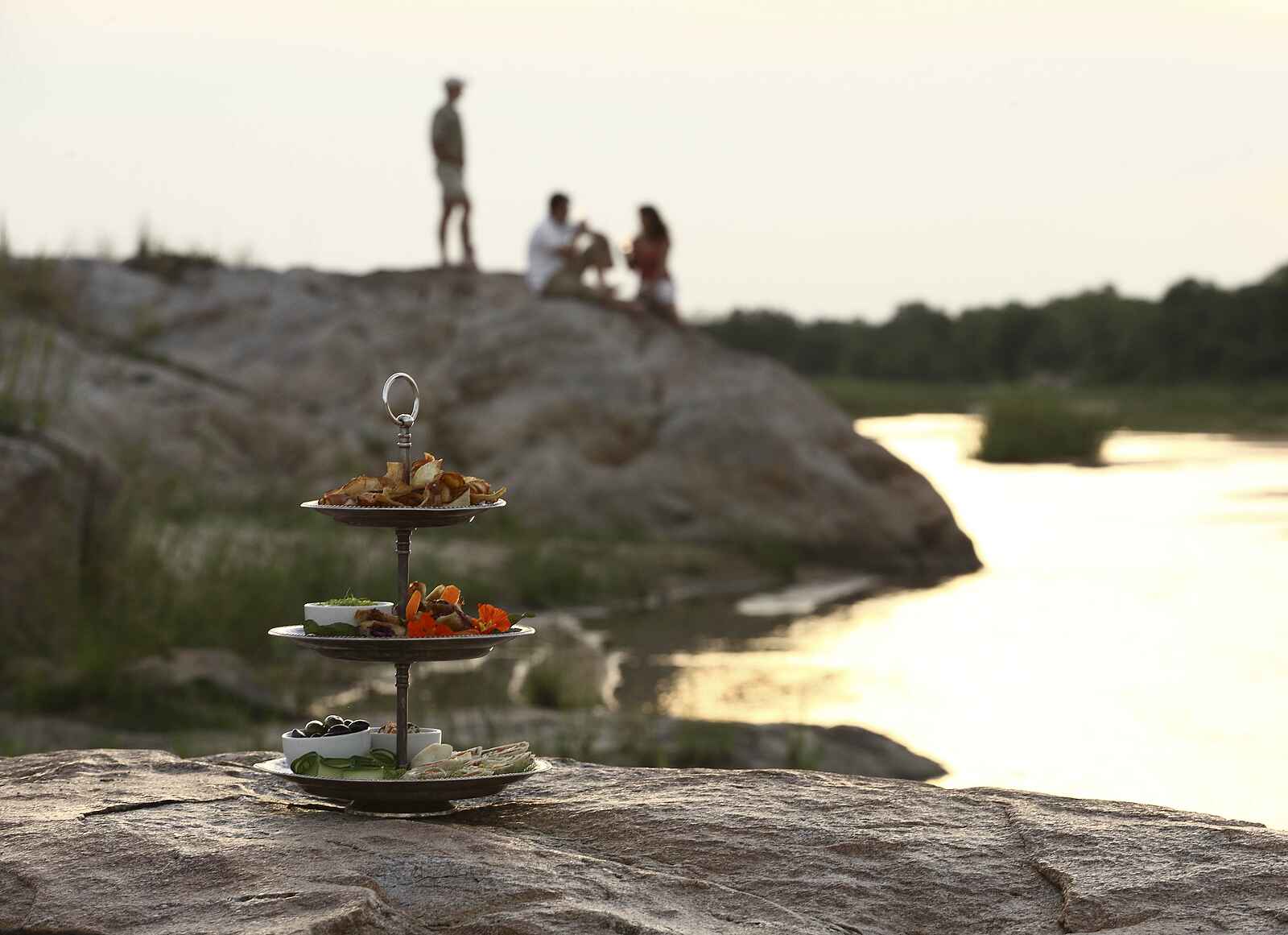 &Beyond Kirkman's Camp: Snack im Freien &Beyond Kirkman's Camp: Snack im Freien