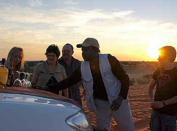 Bagatelle Kalahari Boutique Farmhouse: Sundowner unterwegs Bagatelle Kalahari Boutique Farmhouse: Sundowner unterwegs