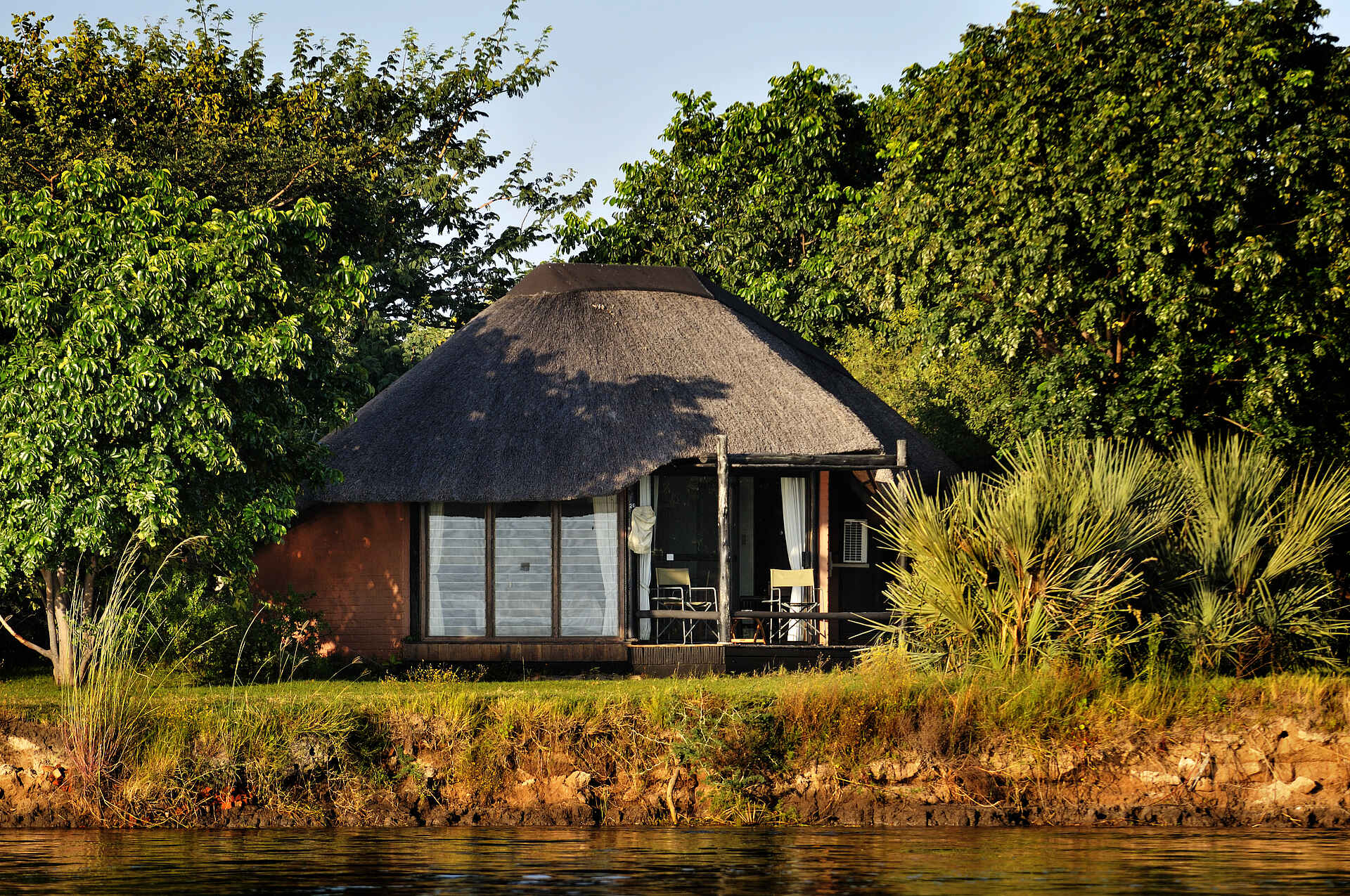 Caprivi Floodplains, Caprivi Strip, Caprivi-Streifen, Chobe National Park, Chobe River, Chobe Savanna Lodge, Desert & Delta, Elefanten, Kasane, Namibia, Thatched Roof, Gästezelt, Privates Deck, Air Conditioning
