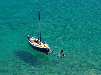 Kaya Mawa: Bad im See