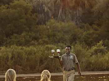 Kichaka Expeditions: Verwöhnung am Feuer