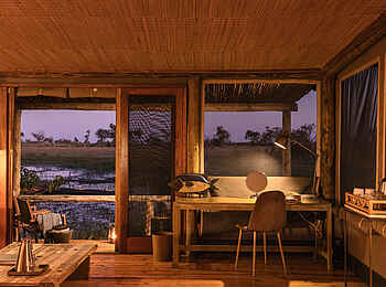 Little Vumbura: Ein Schreibtisch mit Blick ins Freie Little Vumbura: Ein Schreibtisch mit Blick ins Freie