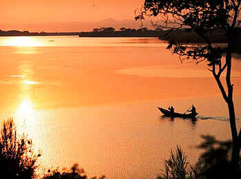 Mutanda Lake Resort: Sonnenuntergang am See Mutanda Lake Resort: Sonnenuntergang am See