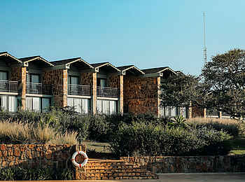 Salt of Akagera Lodge: Außenansicht Hotelzimmer