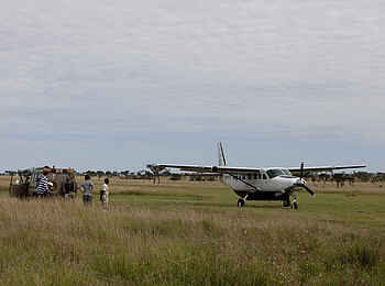 Sayari Camp: Am Kogatende Airstrip Sayari Camp: Am Kogatende Airstrip