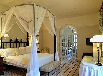 Victoria Falls Hotel: Master Bedroom
