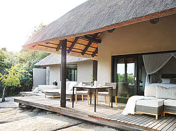Londolozi Private Granite Suites: Private Veranda der Suite