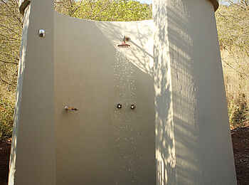 Thanda Tented Camp: Außendusche Thanda Tented Camp: Außendusche