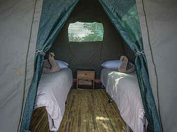 Mt Gorongosa Community Camp: Zelteinrichtung Mt Gorongosa Community Camp: Zelteinrichtung