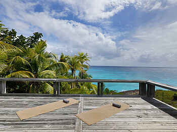 North Island: Das Yoga Deck