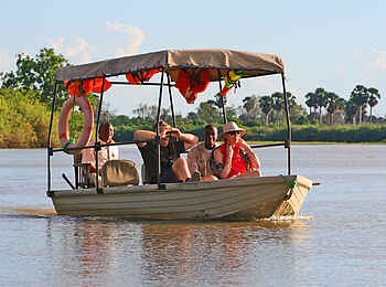 Selous Impala Camp: Boot mit Besatzung