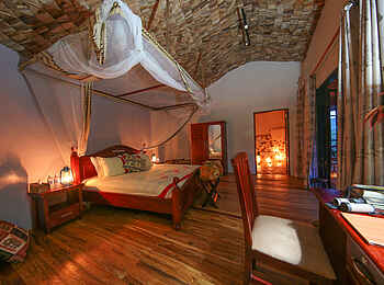 Mahogany Springs Safari Lodge: Honeymoon Suite - Doppelbett