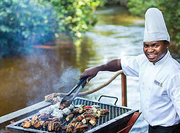 Mboko Camp: Freude am Barbeque