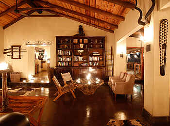 Notten's Bush Camp: Die Bibliothek Notten's Bush Camp: Die Bibliothek