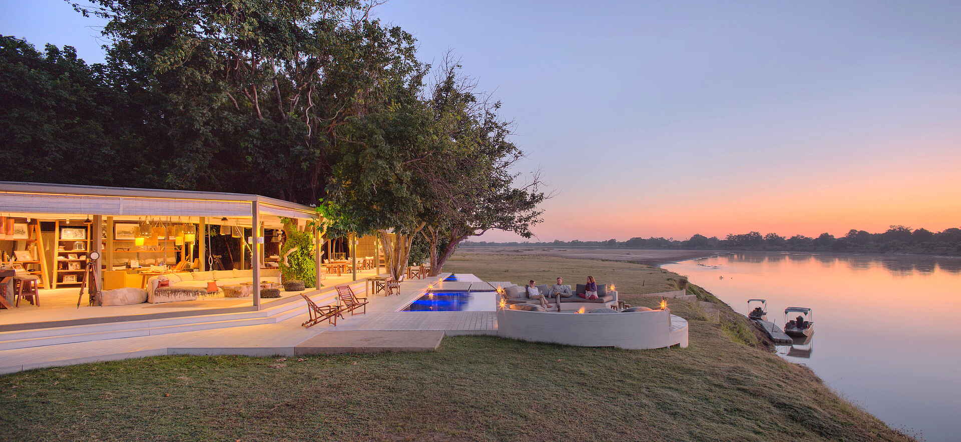 Time + Tide Chinzombo: Lounge mit Pool