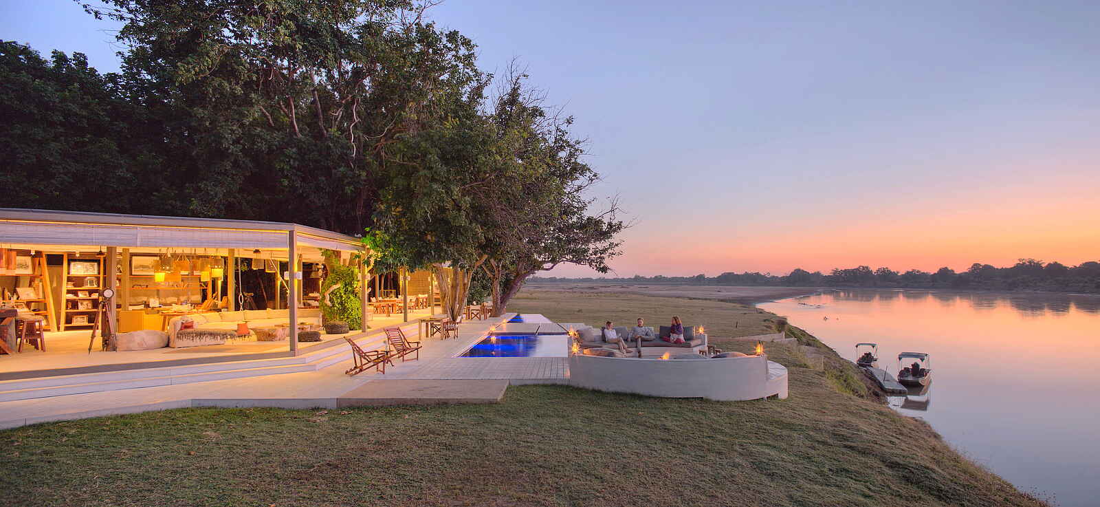 Time + Tide Chinzombo: Lounge mit Pool Time + Tide Chinzombo: Lounge mit Pool