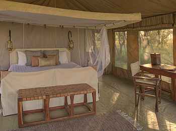 Olakira Migration Camp: Guest Tent Bett
