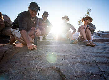 Tswalu Loapi Tented Camp: Gut erhaltene Felsenmalereien Tswalu Loapi Tented Camp: Gut erhaltene Felsenmalereien