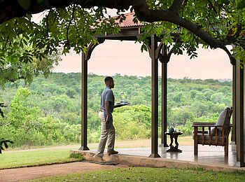 Kirkman's Kamp Lodge: Terrasse mit Ausblick