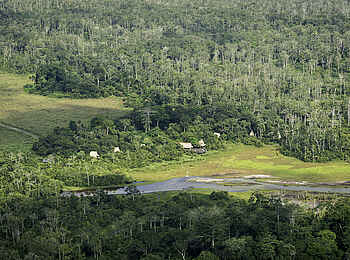 Lango Camp: Luftbild des Camps Lango Camp: Luftbild des Camps