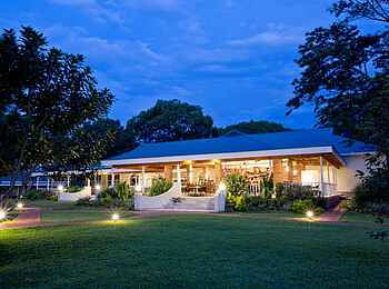 Pioneers Victoria Falls: Nächtliche Veranda Pioneers Victoria Falls: Nächtliche Veranda