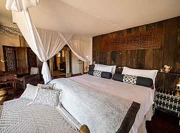 Selinda Suite: Doppelbett mit Moskitonetz