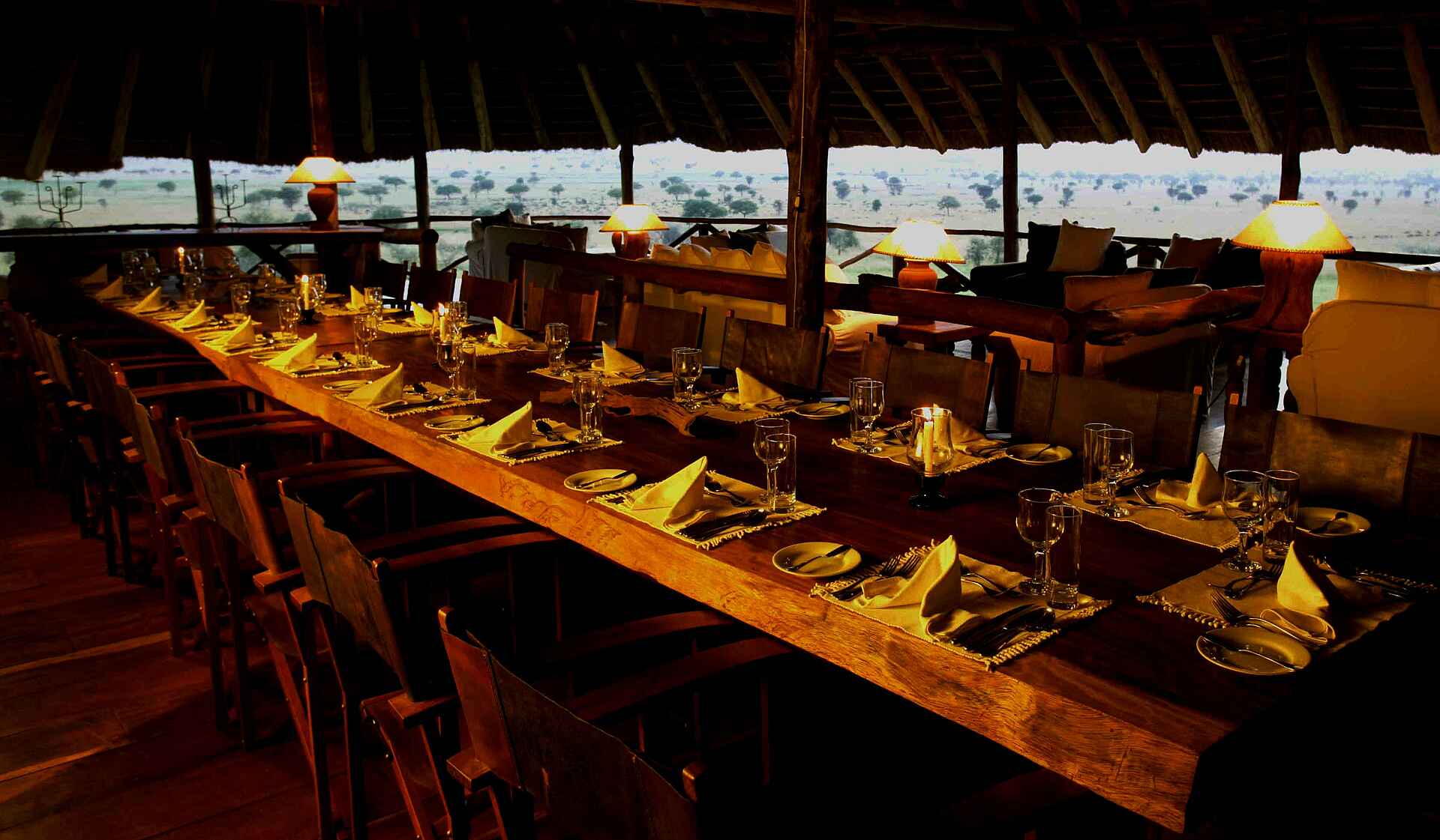Apoka Lodge, Kidepo National Park, Kidepo Valley, Savanne, Abendessen, Afrikarma, Afrikarma Safaris, Afrikarma.de, Wildplaces Uganda, Apoka Safari Lodge, Narus-Tal