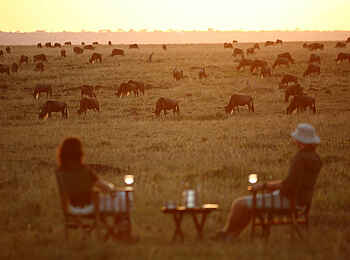 Elephant Pepper Camp: Sundowner vor Büffelherde Elephant Pepper Camp: Sundowner vor Büffelherde