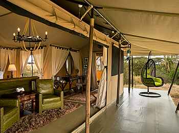 Ole Serai Luxury Camp - Turner Springs: Blick in ein Gästezelt Ole Serai Luxury Camp - Turner Springs: Blick in ein Gästezelt