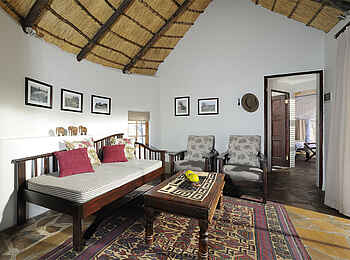 Onguma Forest Camp: Im Bungalow