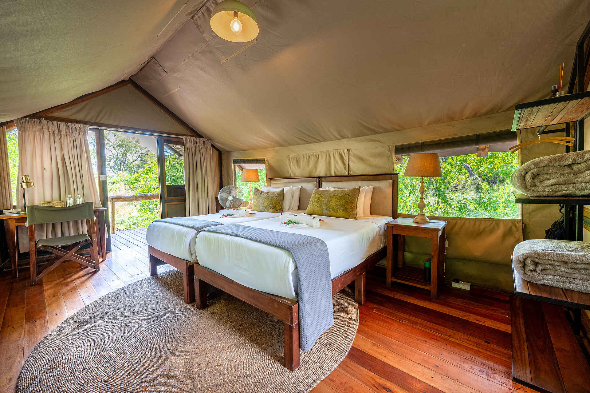 Saguni Safari Lodge: Forest Tent Doppelbett Saguni Safari Lodge: Forest Tent Doppelbett