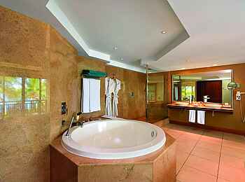 Shandrani Beachcomber Resort and Spa: Junior Suite Bad Shandrani Beachcomber Resort and Spa: Junior Suite Bad