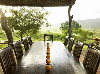 Beho Beho Camp: Essenstisch