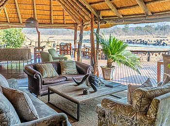 Khulu Bush Camp: Auf der Terrasse Khulu Bush Camp: Auf der Terrasse