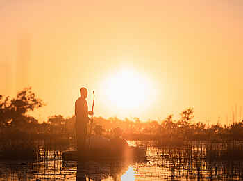 Little Vumbura: Fahrt mit dem Mokoro Little Vumbura: Fahrt mit dem Mokoro