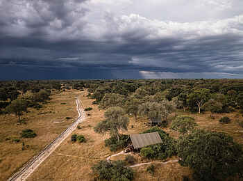 Mbamba: Die Gästezelte aus der Vogelperspektive Mbamba: Die Gästezelte aus der Vogelperspektive