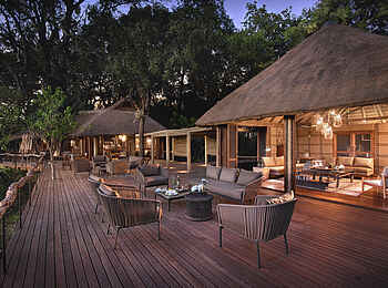 Nxabega Okavango Tented Camp: Blick auf die Terrasse