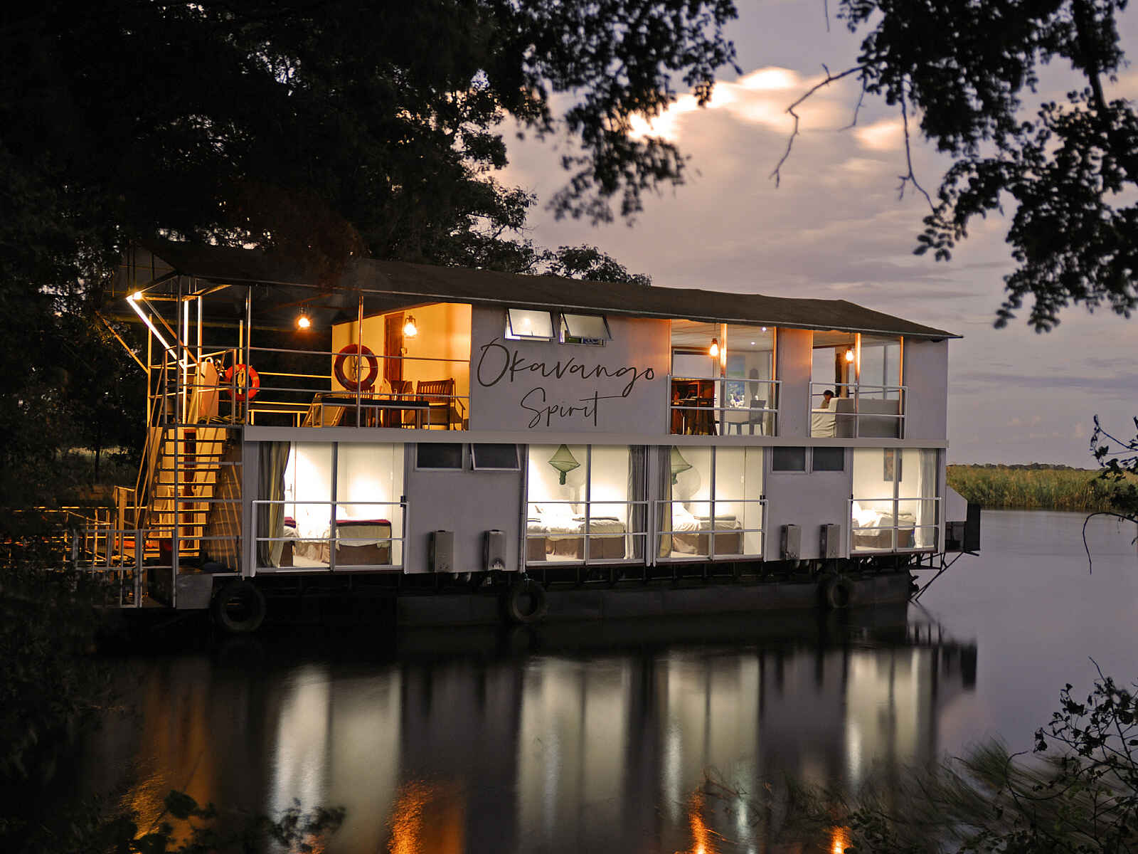 Okavango Spirit: romantische Abendstimmung Okavango Spirit: romantische Abendstimmung