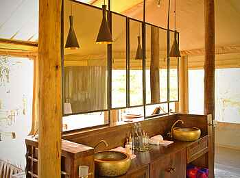 Saruni Leopard Hill: Waschtisch Saruni Leopard Hill: Waschtisch