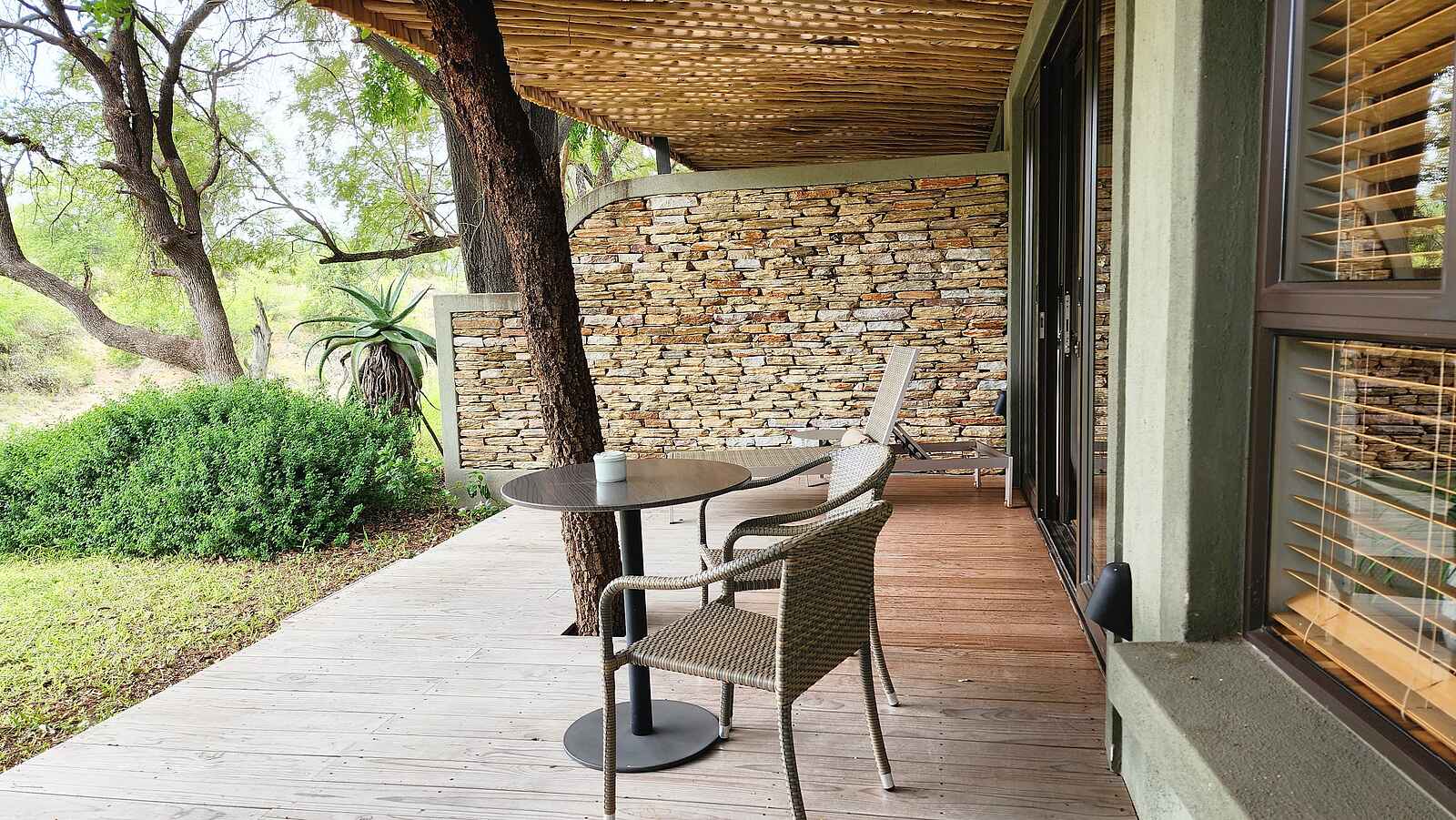 Simbavati Camp George: Die Terrasse einer Luxury Suite Simbavati Camp George: Die Terrasse einer Luxury Suite