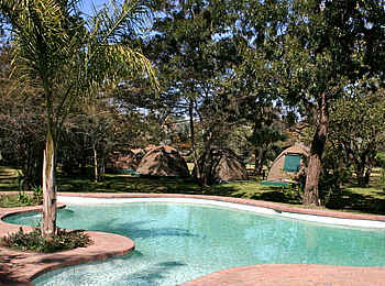 The Zambezi Waterfront: Swimming Pool und Zeltdorf