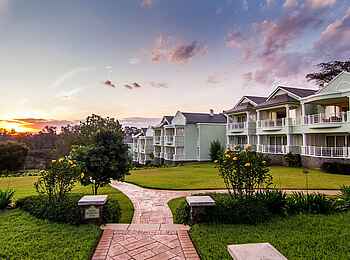 Hemingways Nairobi: Suiten am Gartenrand Hemingways Nairobi: Suiten am Gartenrand