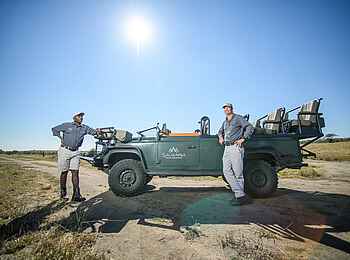 Savanna Lodge: Pirschfahrt mit Guide und Tracker Savanna Lodge: Pirschfahrt mit Guide und Tracker