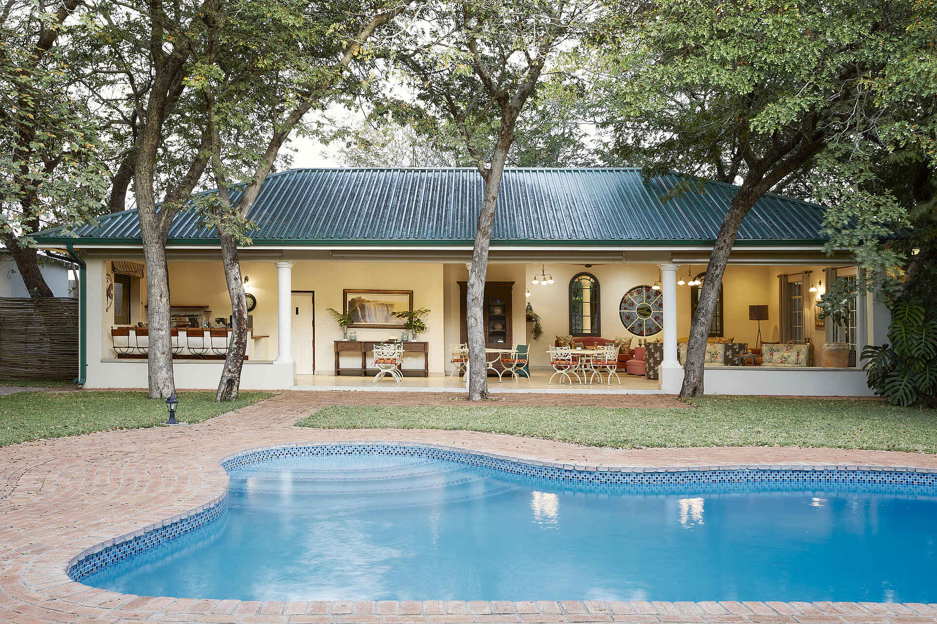 Batonka Guest Lodge: Am Pool